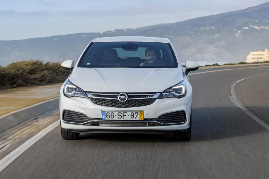  Opel Astra OPC Line Sport (K) 2016 года  (фото 15 из 31)